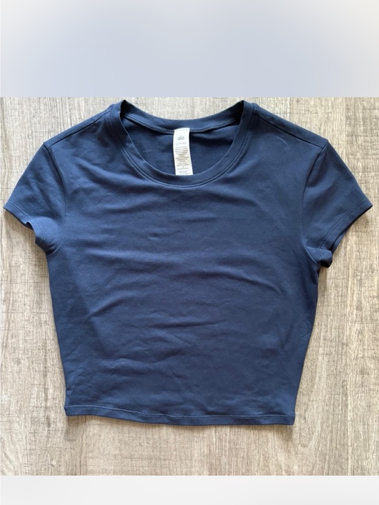 ALO Yoga Tops - ALO Yoga Navy Short Sleeve Crop Top